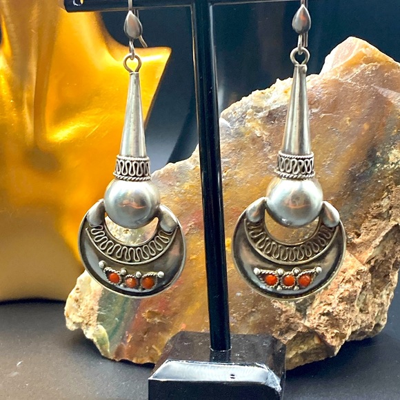 Source Unknown Jewelry - Sterling Silver Dangle Earrings.